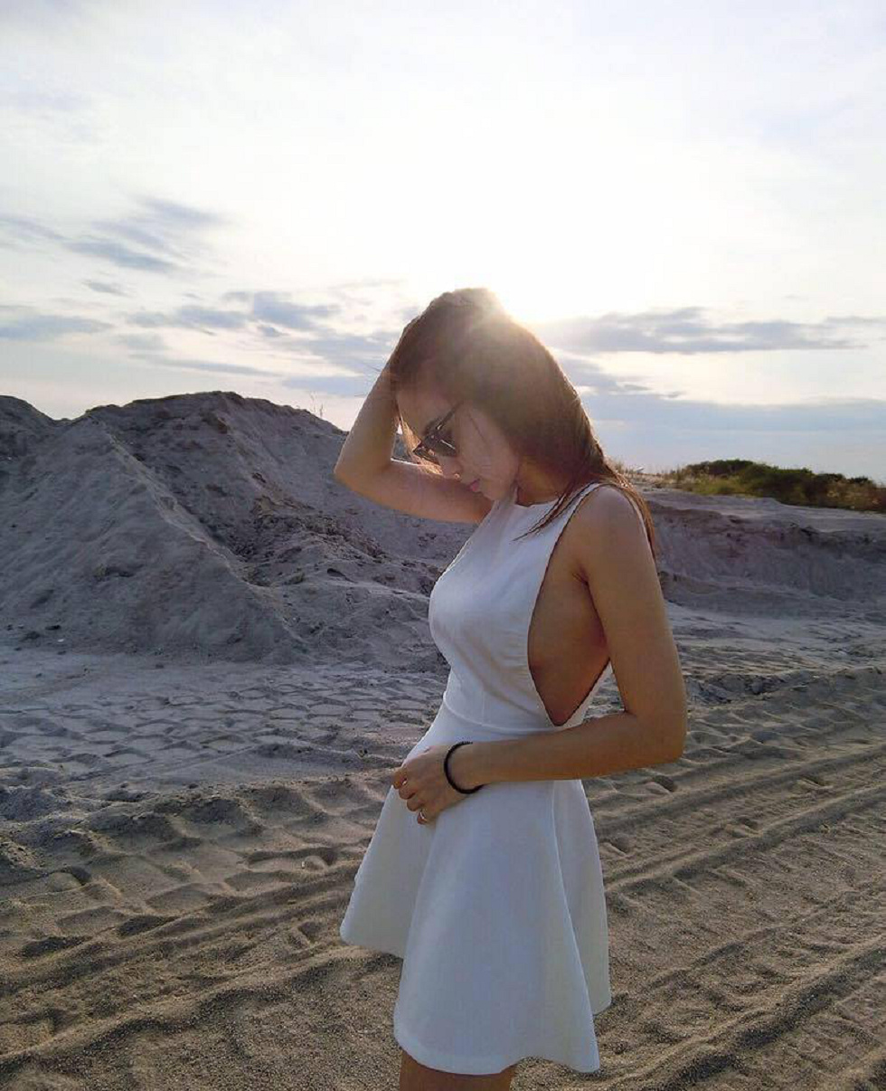 婀娜多姿的马来西亚正妹Ehuey Huey甜美性感写真26P