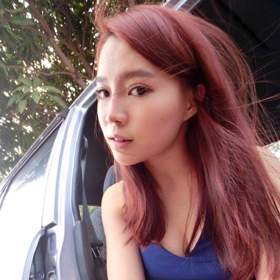 婀娜多姿的马来西亚正妹Ehuey Huey甜美性感写真26P