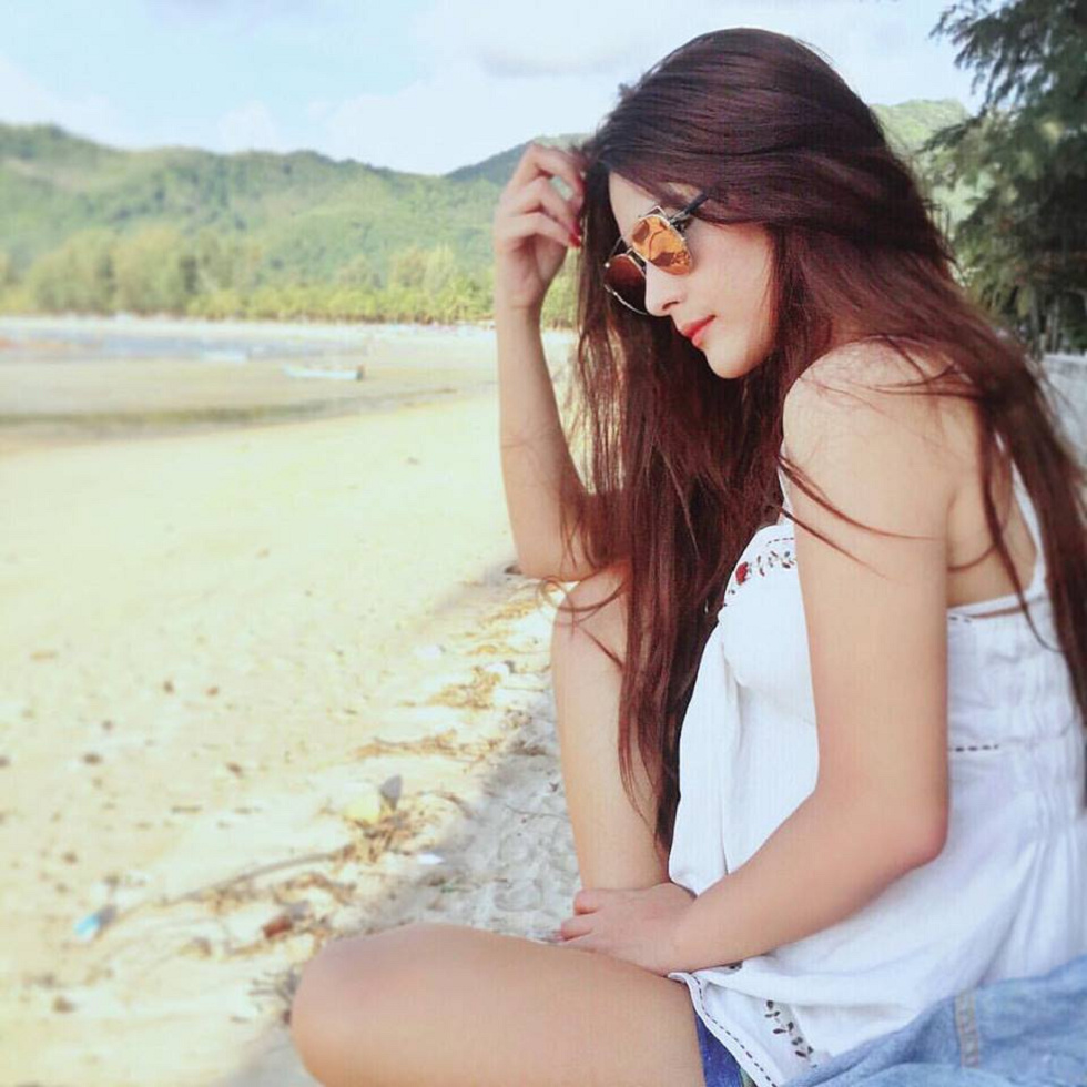 泰国混血美女Kingkaew Karnthiang颜值逆天性感迷人写真41P