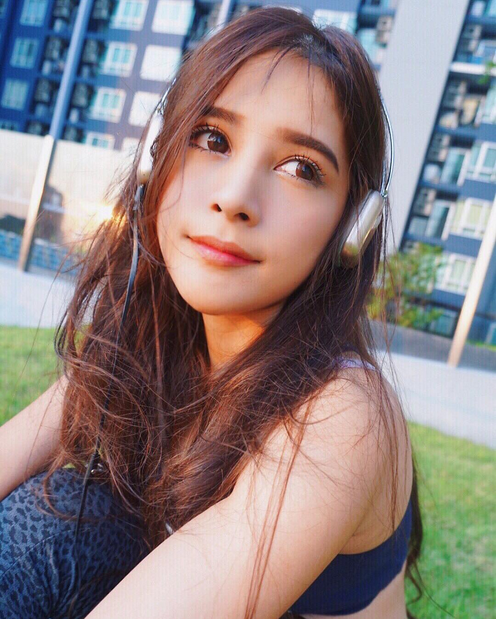 泰国混血美女Kingkaew Karnthiang颜值逆天性感迷人写真41P