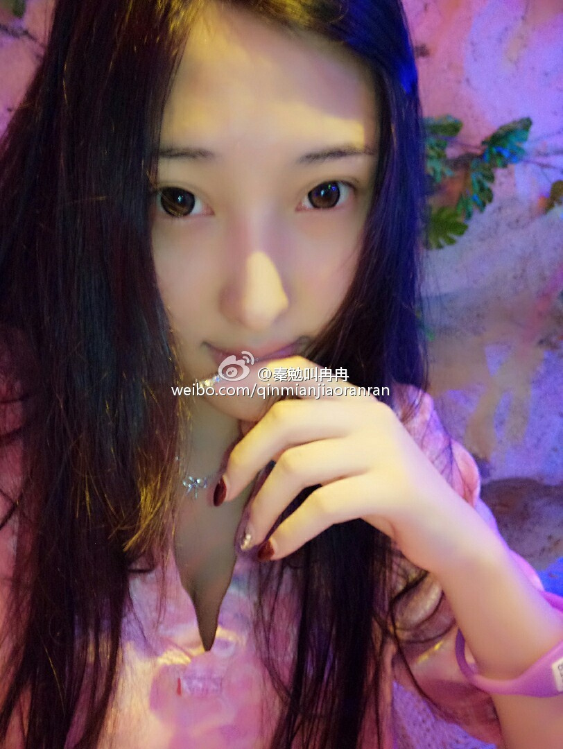 乳神美女主播秦勉叫冉冉超级豪乳妩媚诱惑写真34P