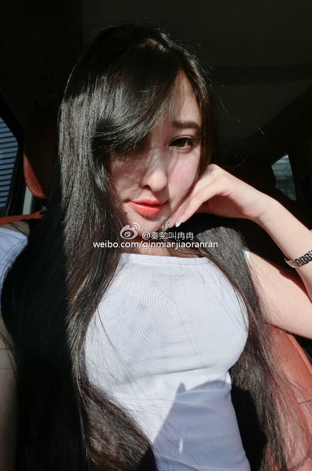 乳神美女主播秦勉叫冉冉超级豪乳妩媚诱惑写真34P