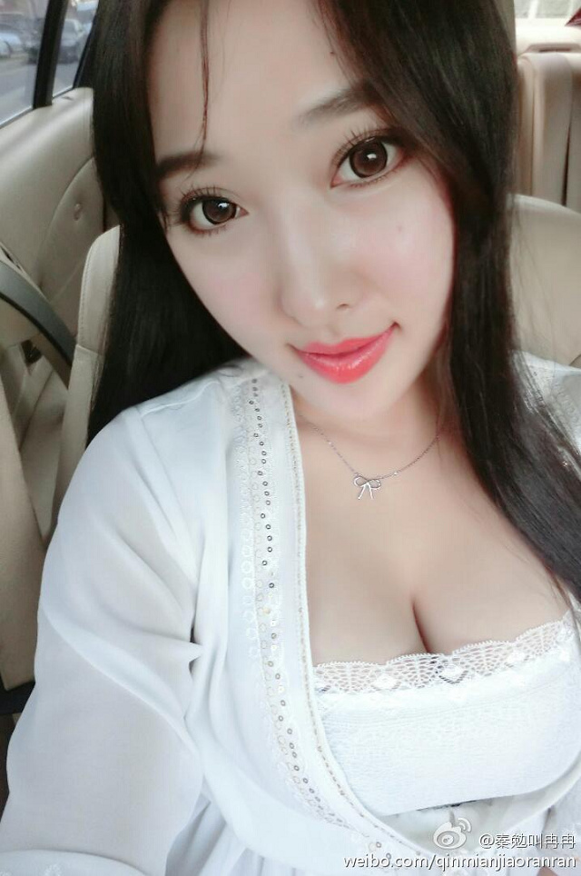 乳神美女主播秦勉叫冉冉超级豪乳妩媚诱惑写真34P