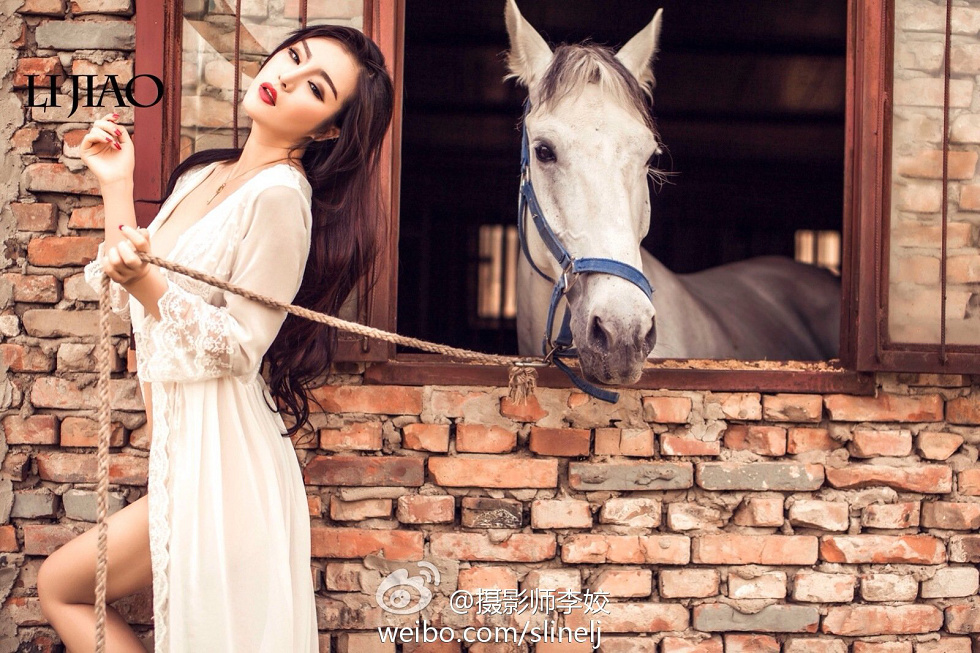 成都最火奶模yuki颜瑜性感人体艺术写真20P