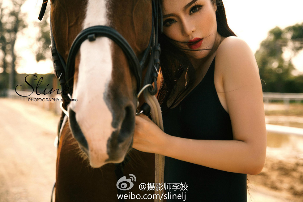 成都最火奶模yuki颜瑜性感人体艺术写真20P