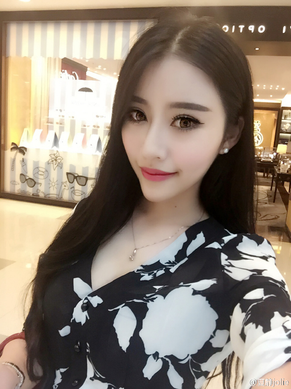 嫩模夏静jolie靓丽容颜性感美胸微博海量写真333P