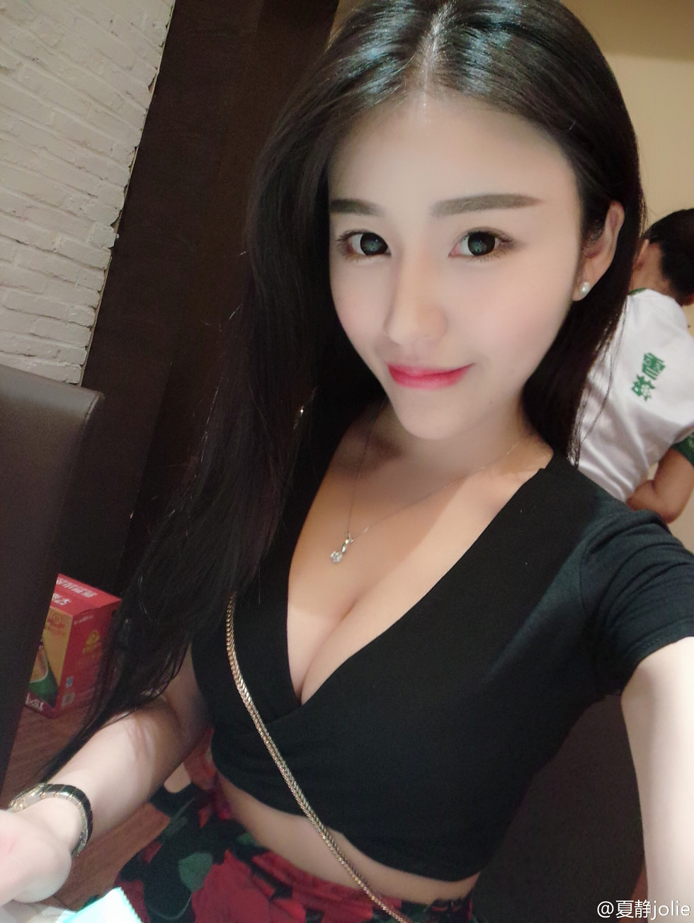 嫩模夏静jolie靓丽容颜性感美胸微博海量写真333P