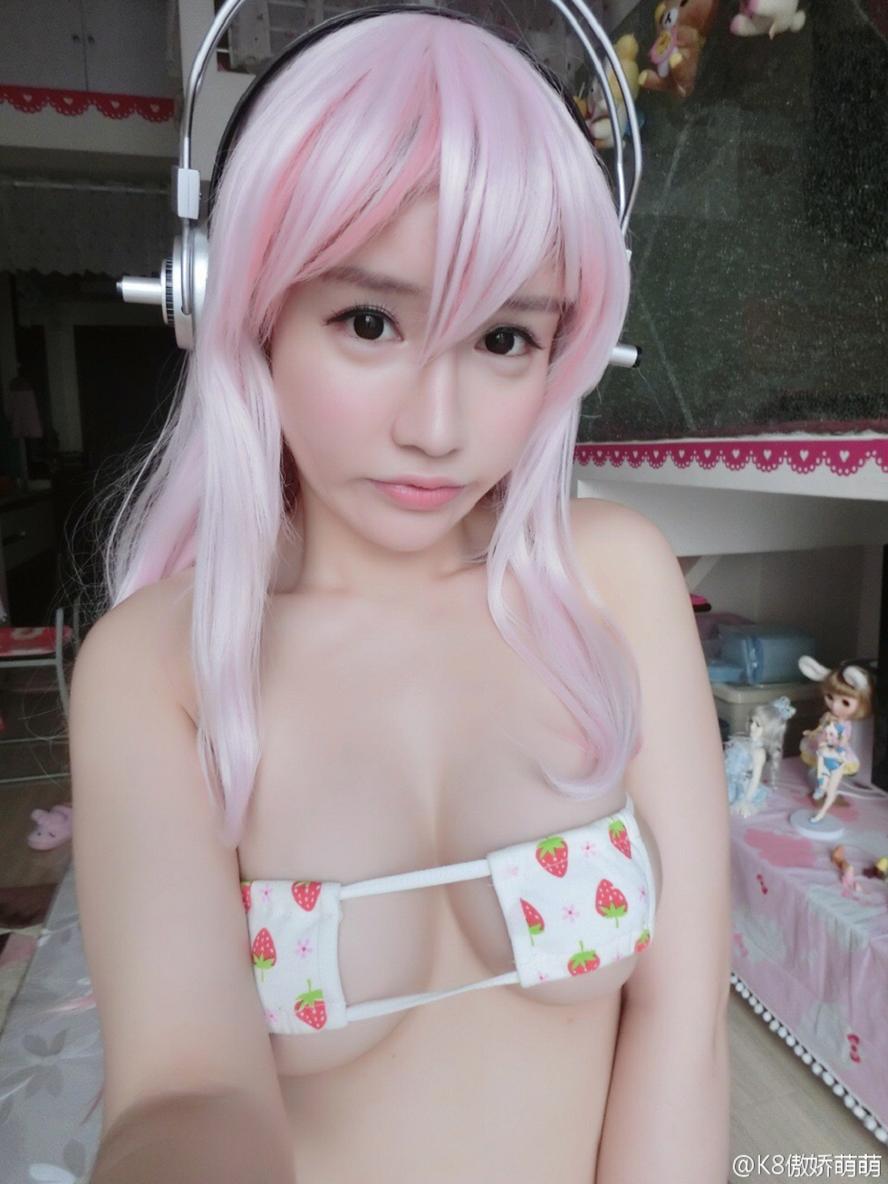 大乳妹子K8傲娇萌萌大尺度微博海量诱惑写真207P