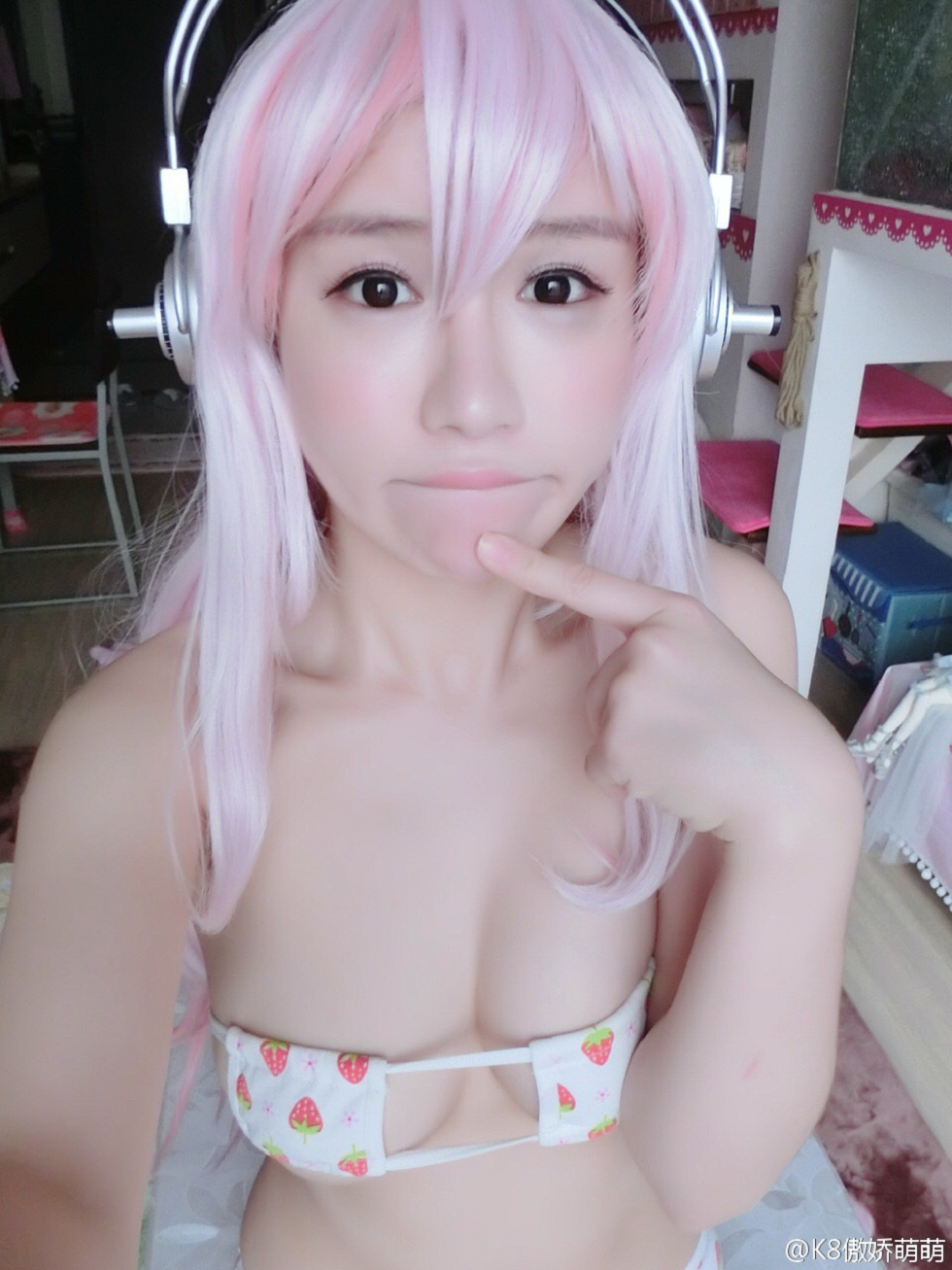 大乳妹子K8傲娇萌萌大尺度微博海量诱惑写真207P