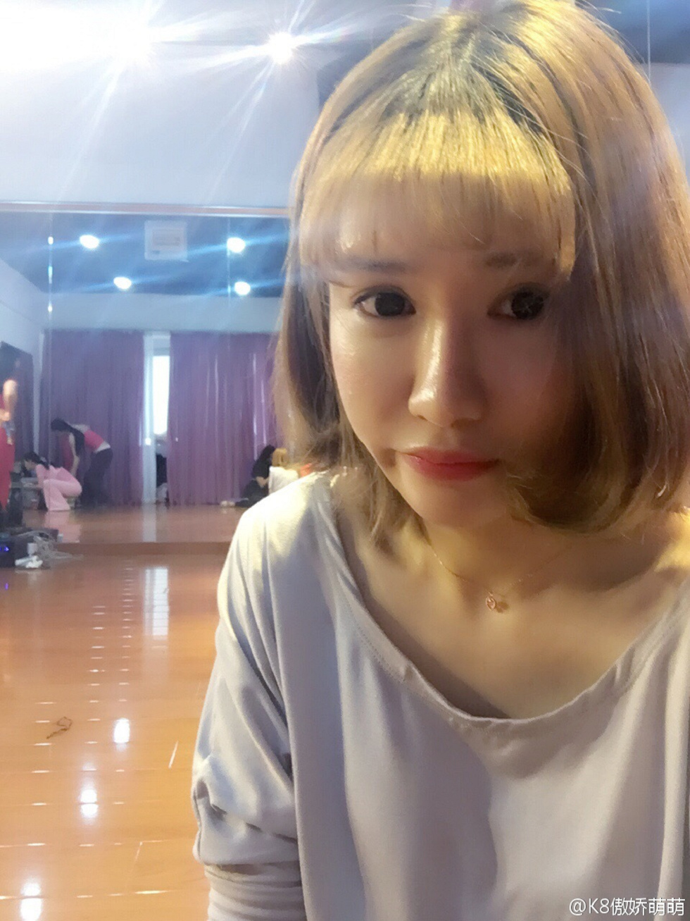 大乳妹子K8傲娇萌萌大尺度微博海量诱惑写真207P