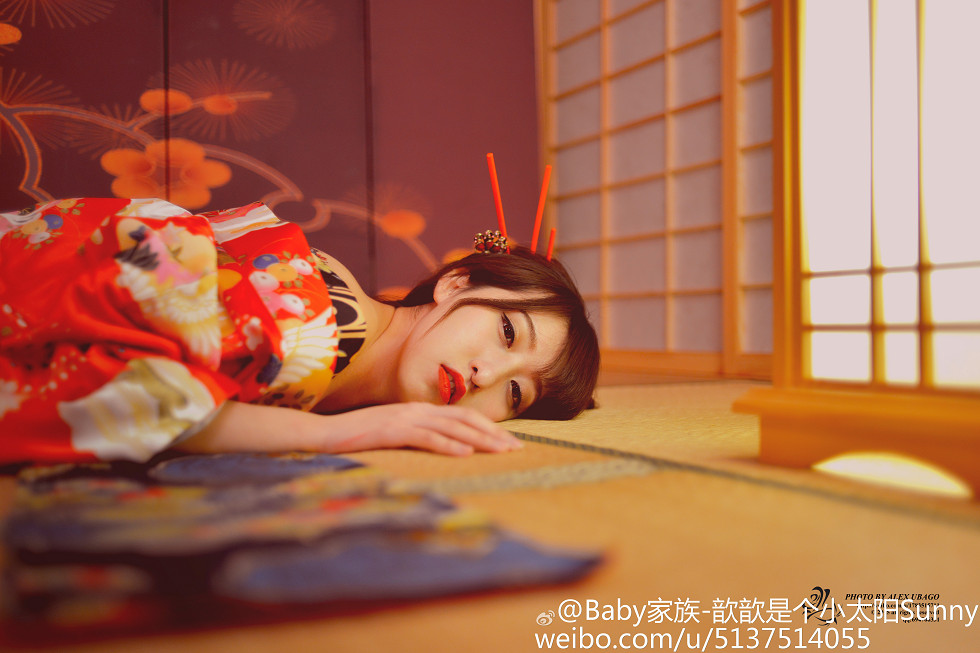 电眼嫩模刘郁歆超性感情趣内衣Cosplay系列童颜巨乳写真59P