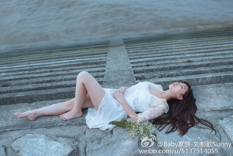 电眼嫩模刘郁歆超性感情趣内衣Cosplay系列童颜巨乳写真59P