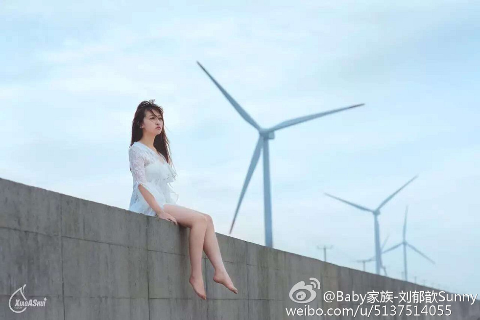 电眼嫩模刘郁歆超性感情趣内衣Cosplay系列童颜巨乳写真59P