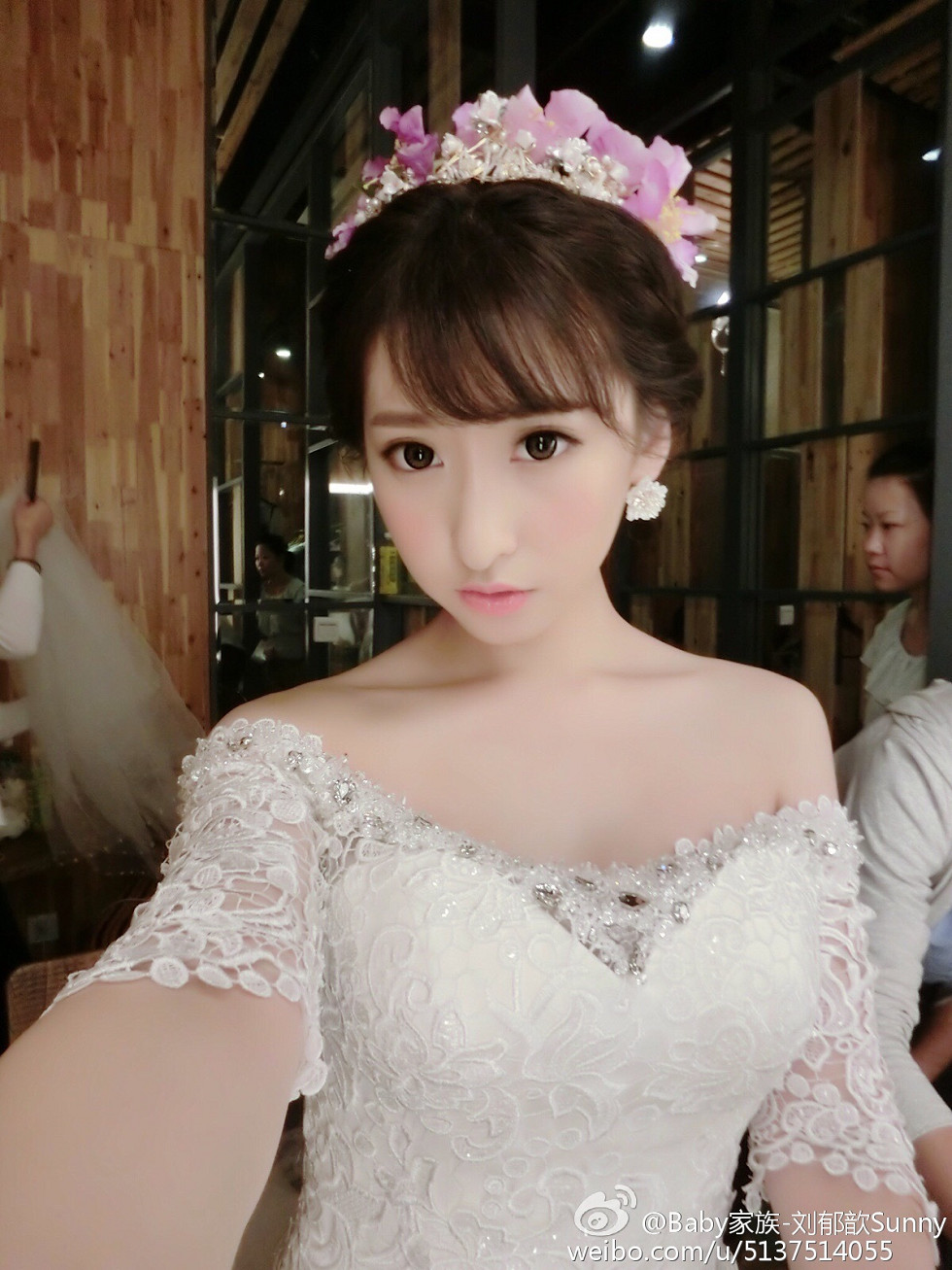 电眼嫩模刘郁歆超性感情趣内衣Cosplay系列童颜巨乳写真59P