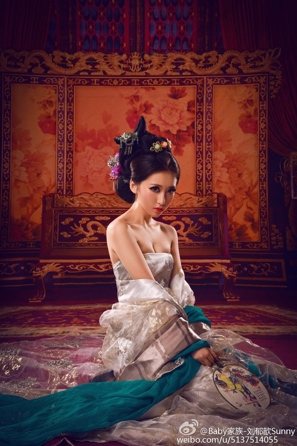 电眼嫩模刘郁歆超性感情趣内衣Cosplay系列童颜巨乳写真59P