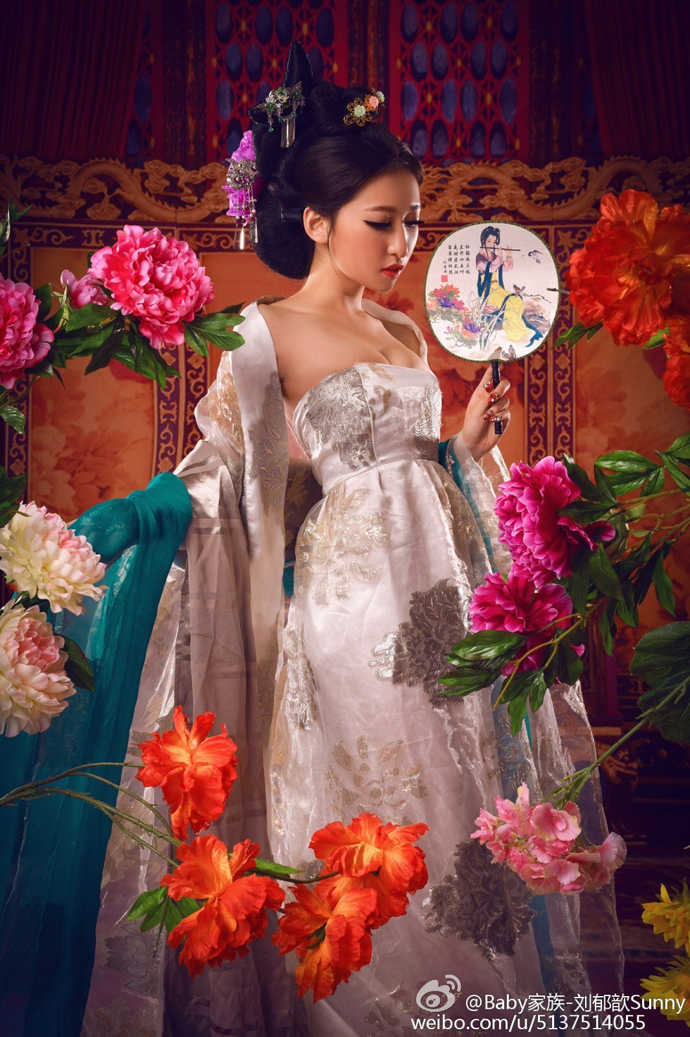 电眼嫩模刘郁歆超性感情趣内衣Cosplay系列童颜巨乳写真59P