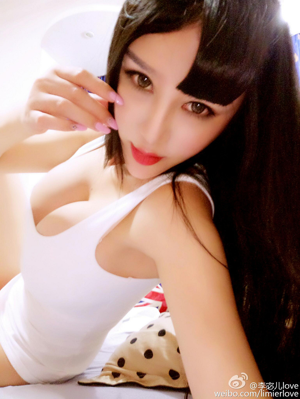 国产嫩模湿吻女神李宓儿高颜值大尺度美胸豪乳海量性感写真111P