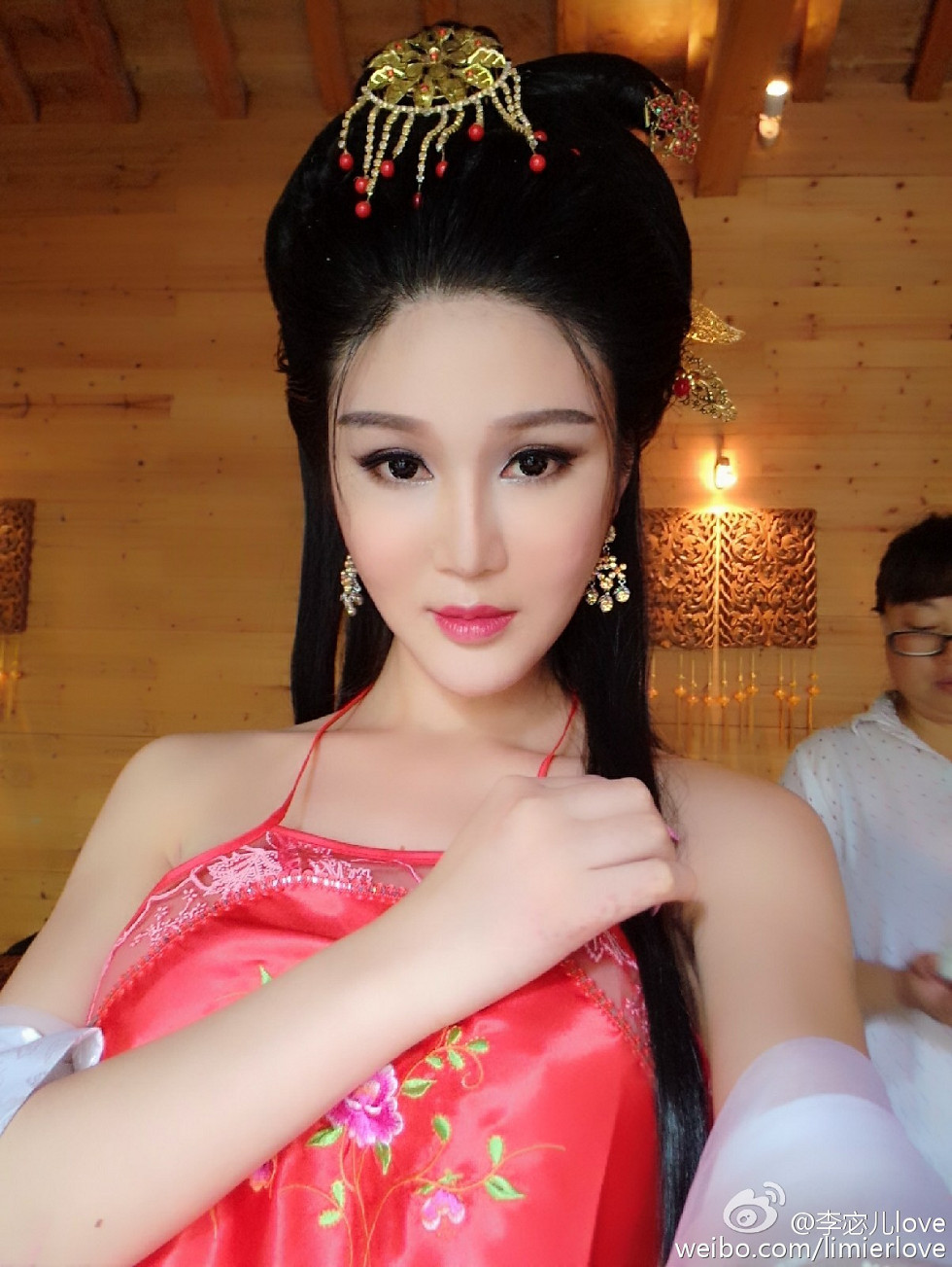 国产嫩模湿吻女神李宓儿高颜值大尺度美胸豪乳海量性感写真111P