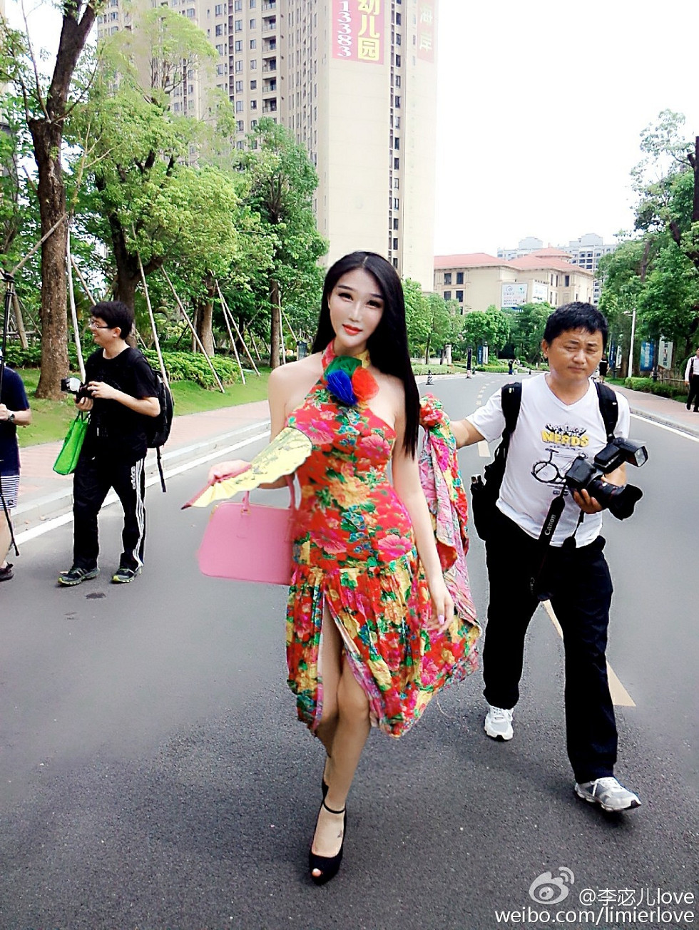 国产嫩模湿吻女神李宓儿高颜值大尺度美胸豪乳海量性感写真111P