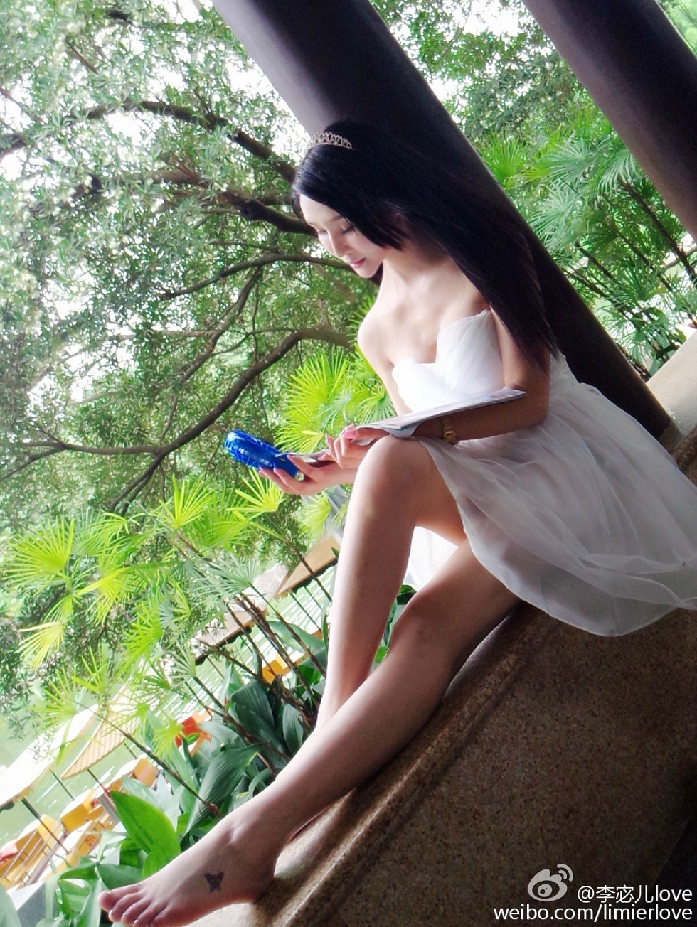 国产嫩模湿吻女神李宓儿高颜值大尺度美胸豪乳海量性感写真111P