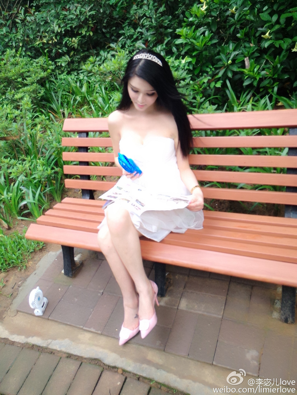 国产嫩模湿吻女神李宓儿高颜值大尺度美胸豪乳海量性感写真111P