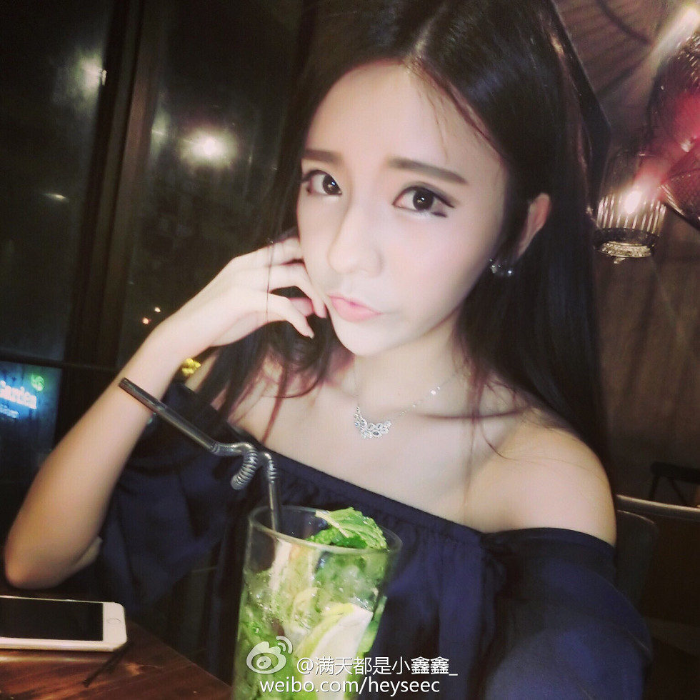 微博红人满天都是小鑫鑫海量微博性感清爽写真209P