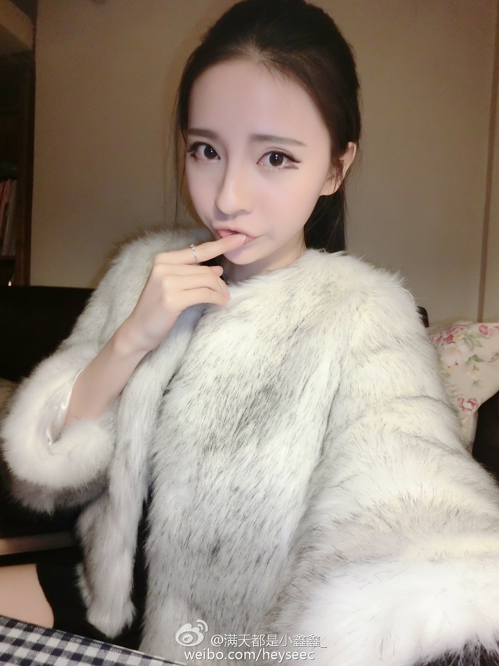 微博红人满天都是小鑫鑫海量微博性感清爽写真209P