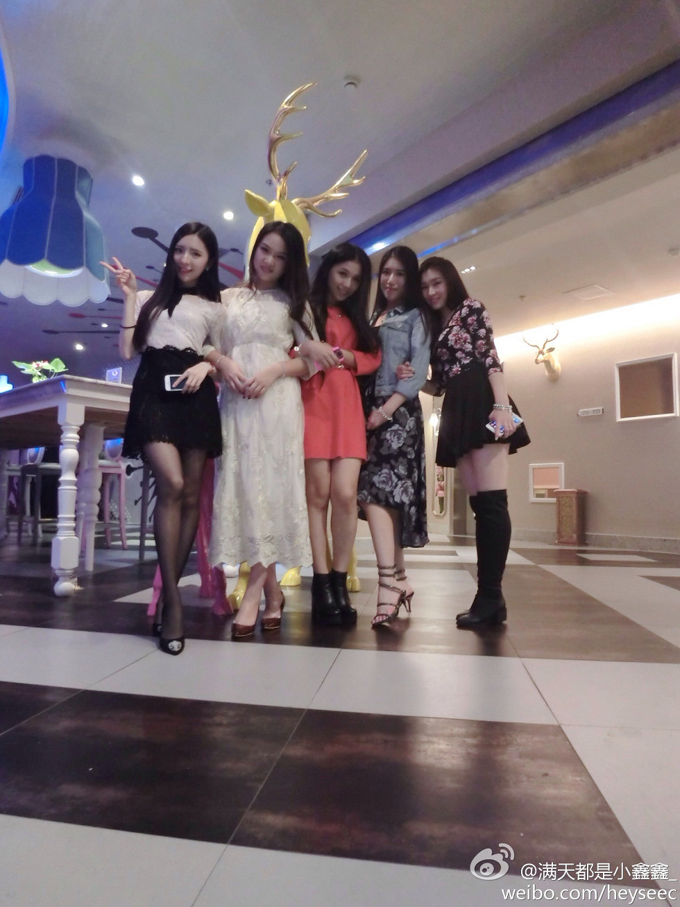 微博红人满天都是小鑫鑫海量微博性感清爽写真209P