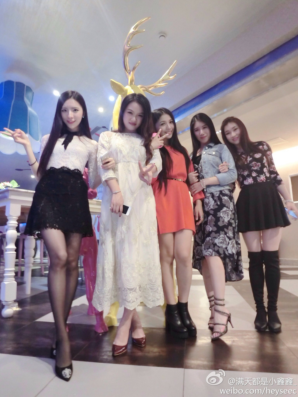 微博红人满天都是小鑫鑫海量微博性感清爽写真209P