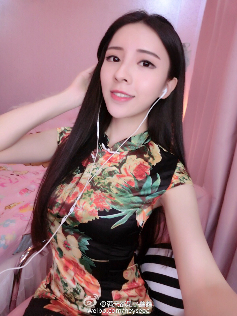 微博红人满天都是小鑫鑫海量微博性感清爽写真209P