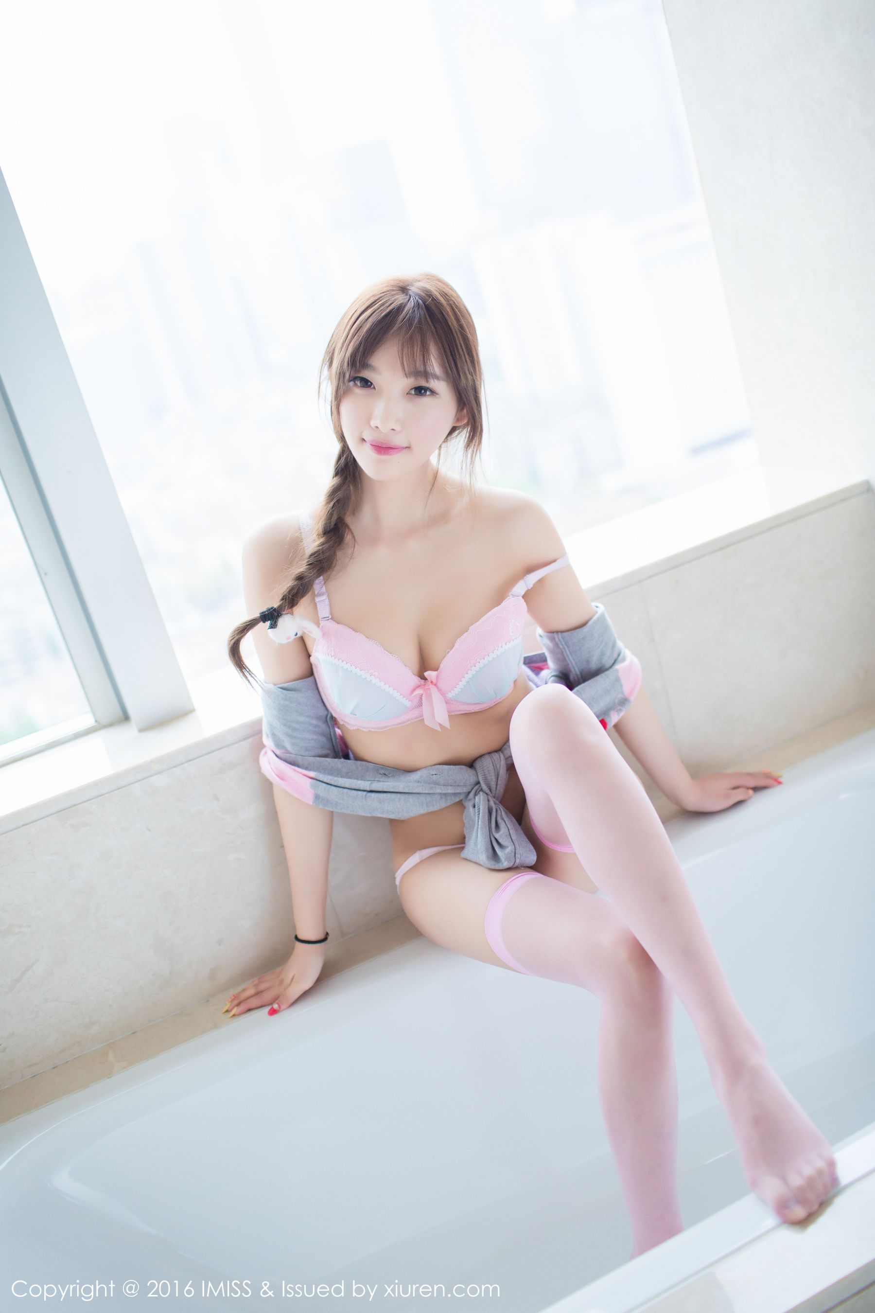 sugar小甜心CC《粉色丝袜+性感内衣》 [爱蜜社IMiss] Vol.100 写真集