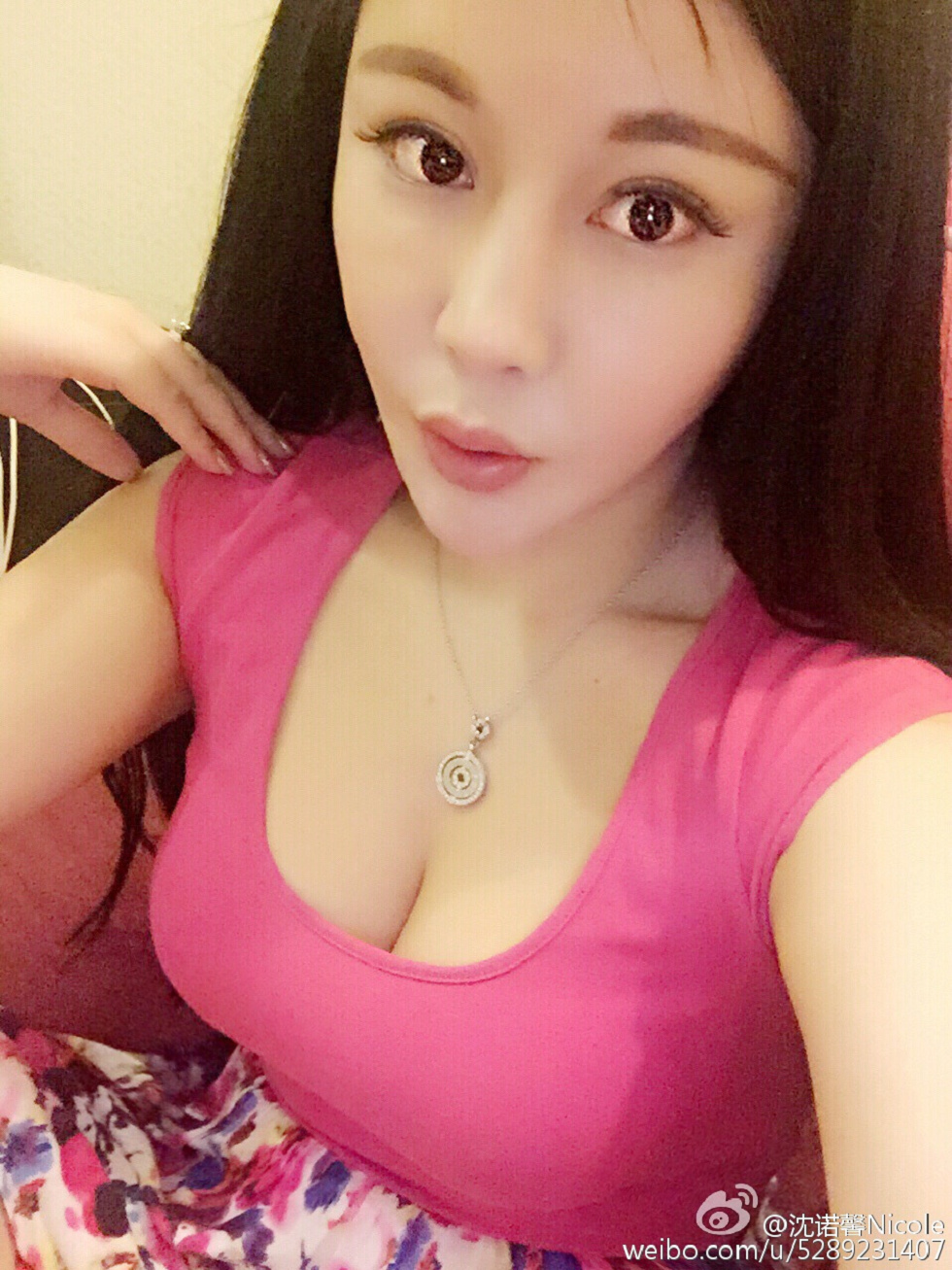 美女嫩模沈诺馨性感S曲线完美身材喷血微博海量写真225P