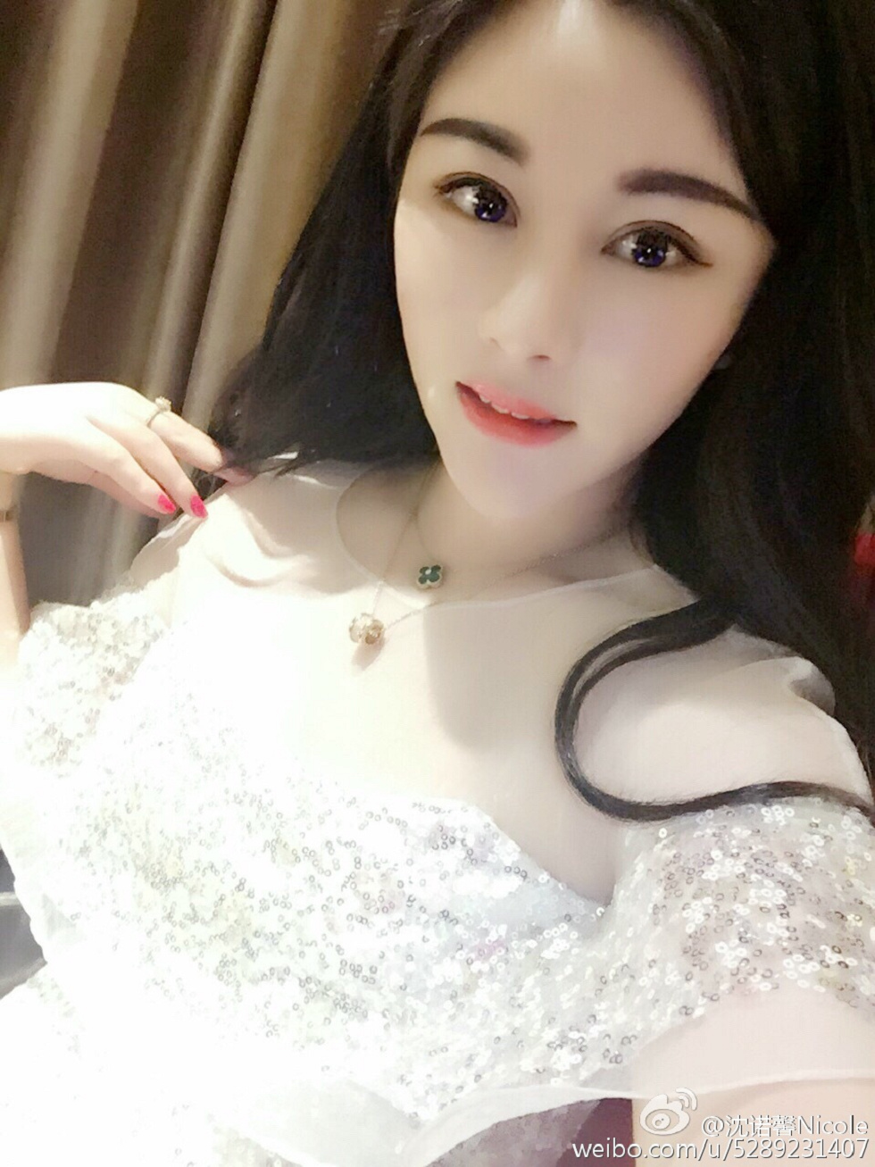 美女嫩模沈诺馨性感S曲线完美身材喷血微博海量写真225P