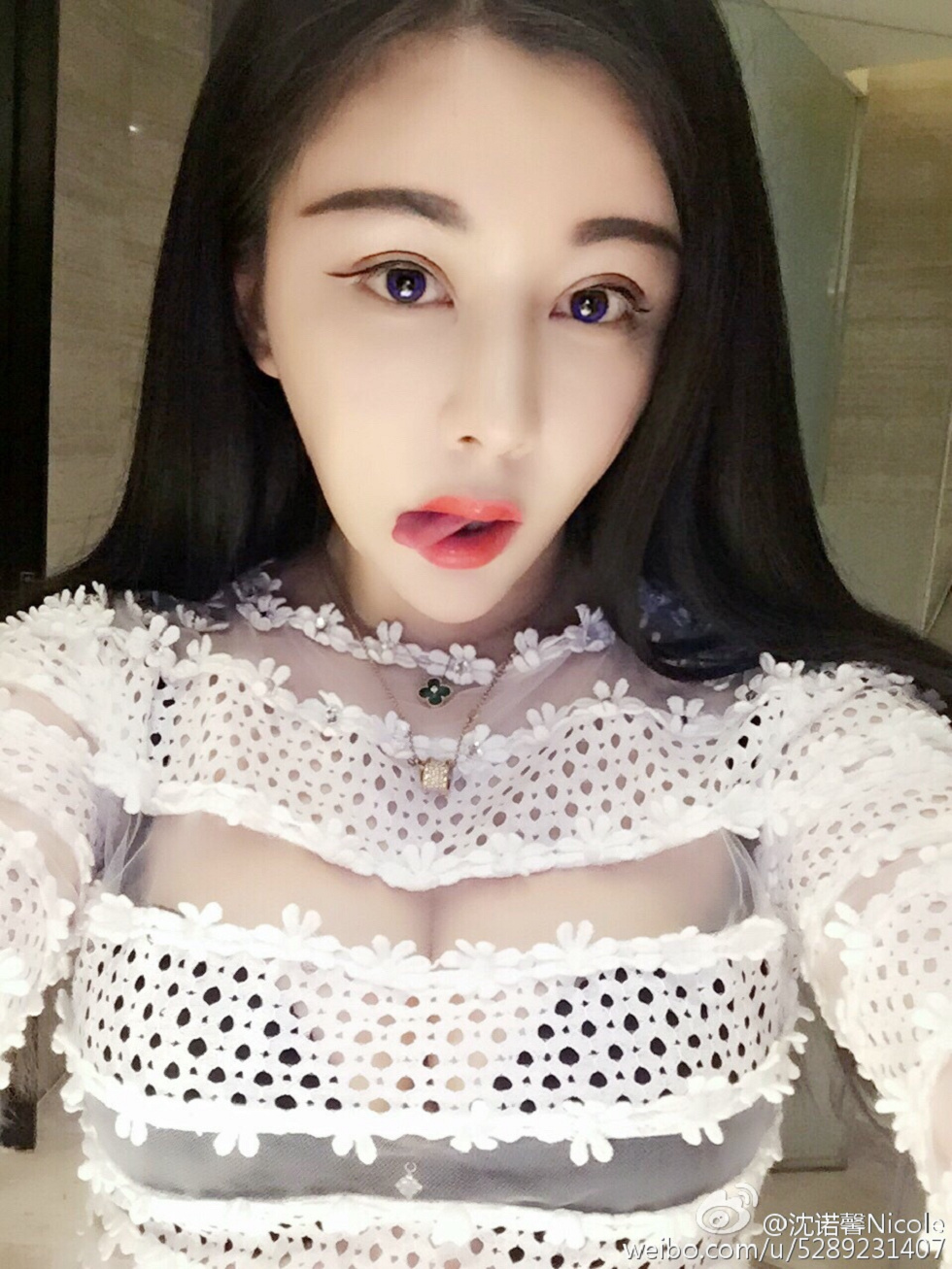 美女嫩模沈诺馨性感S曲线完美身材喷血微博海量写真225P