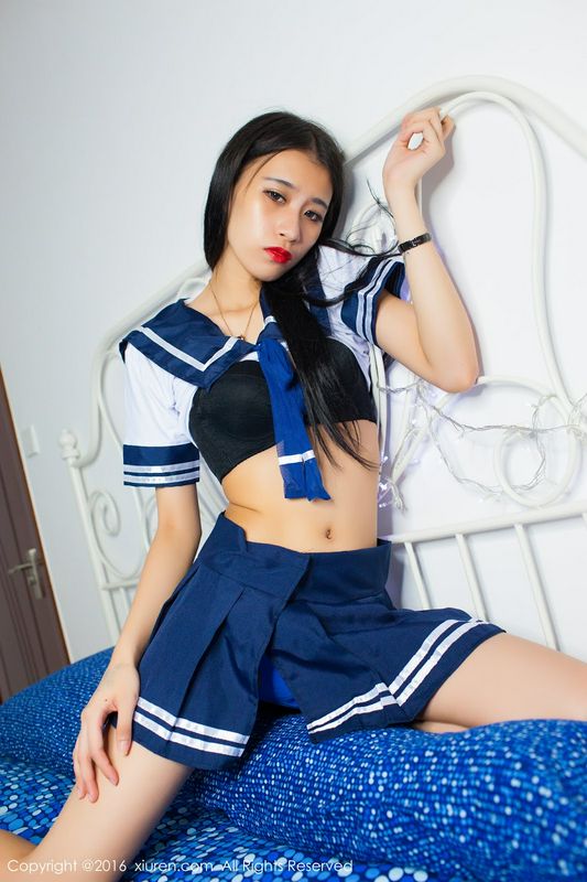 气质美女黄炜婷性感诱人水手服