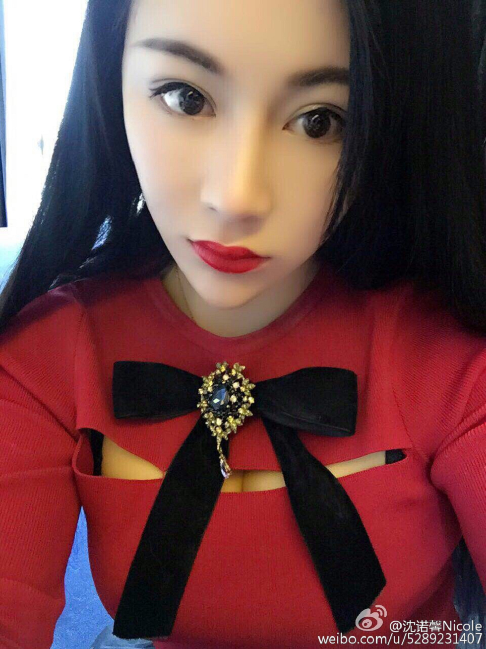 美女嫩模沈诺馨性感S曲线完美身材喷血微博海量写真225P