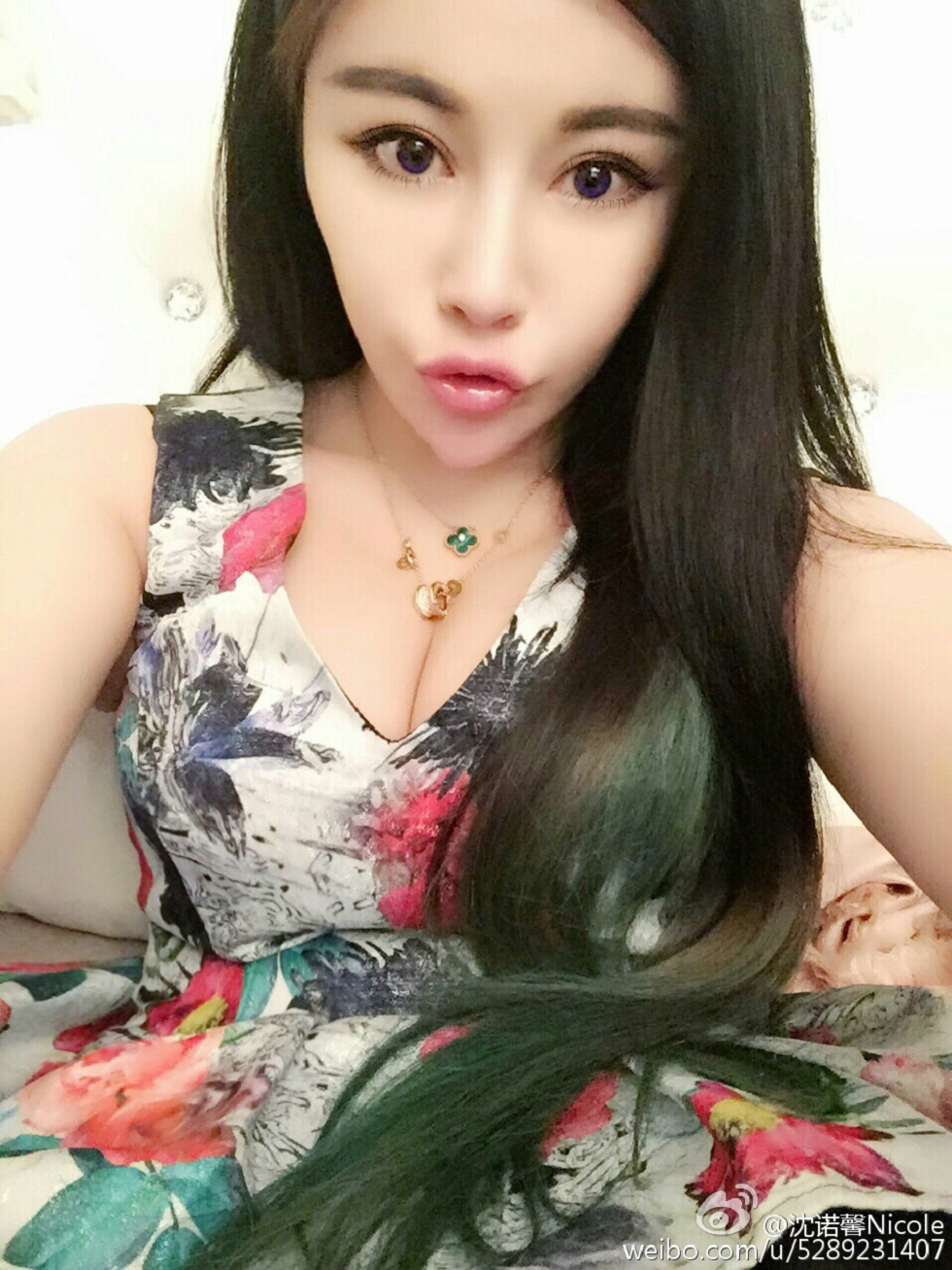 美女嫩模沈诺馨性感S曲线完美身材喷血微博海量写真225P