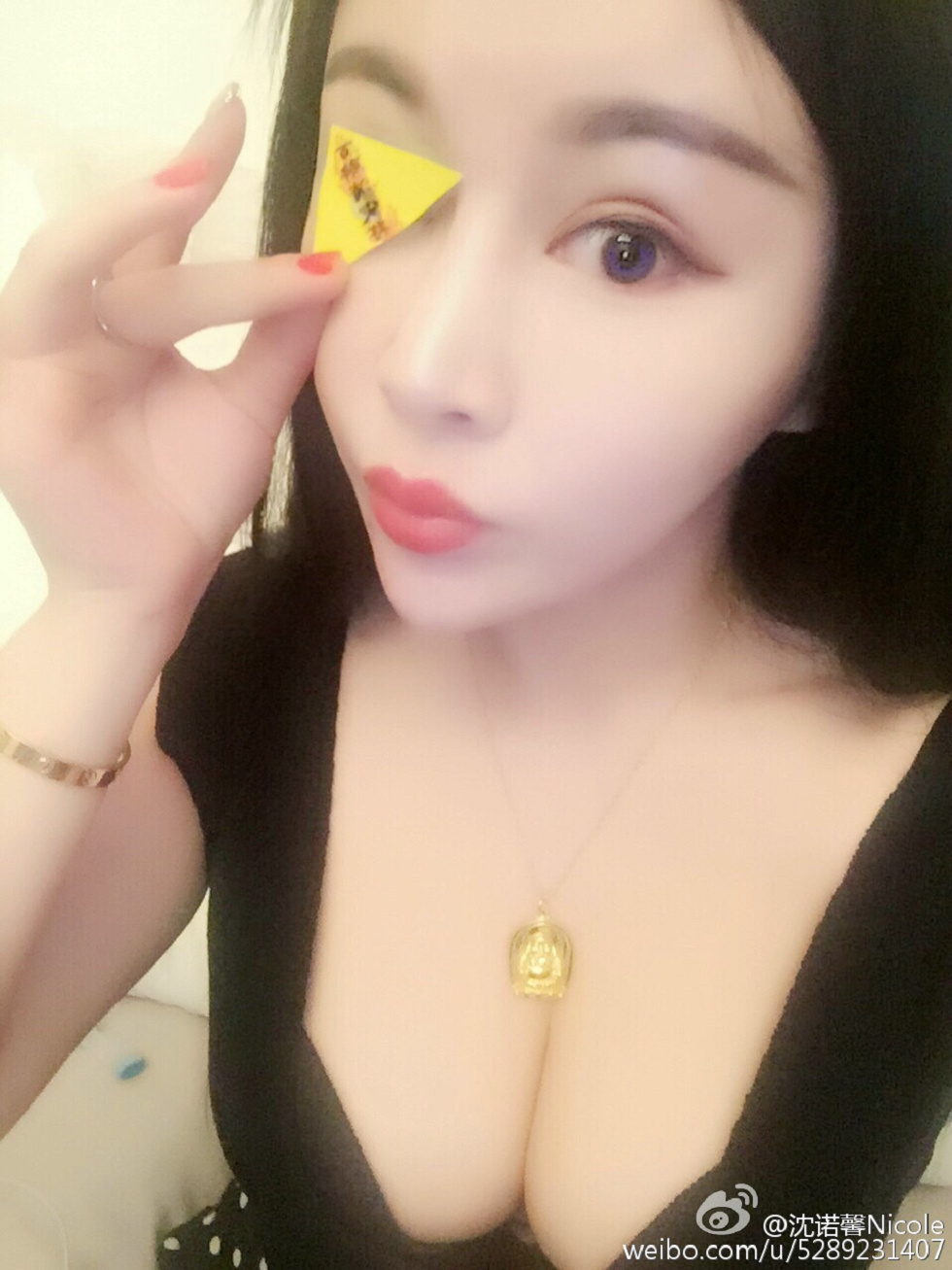 美女嫩模沈诺馨性感S曲线完美身材喷血微博海量写真225P
