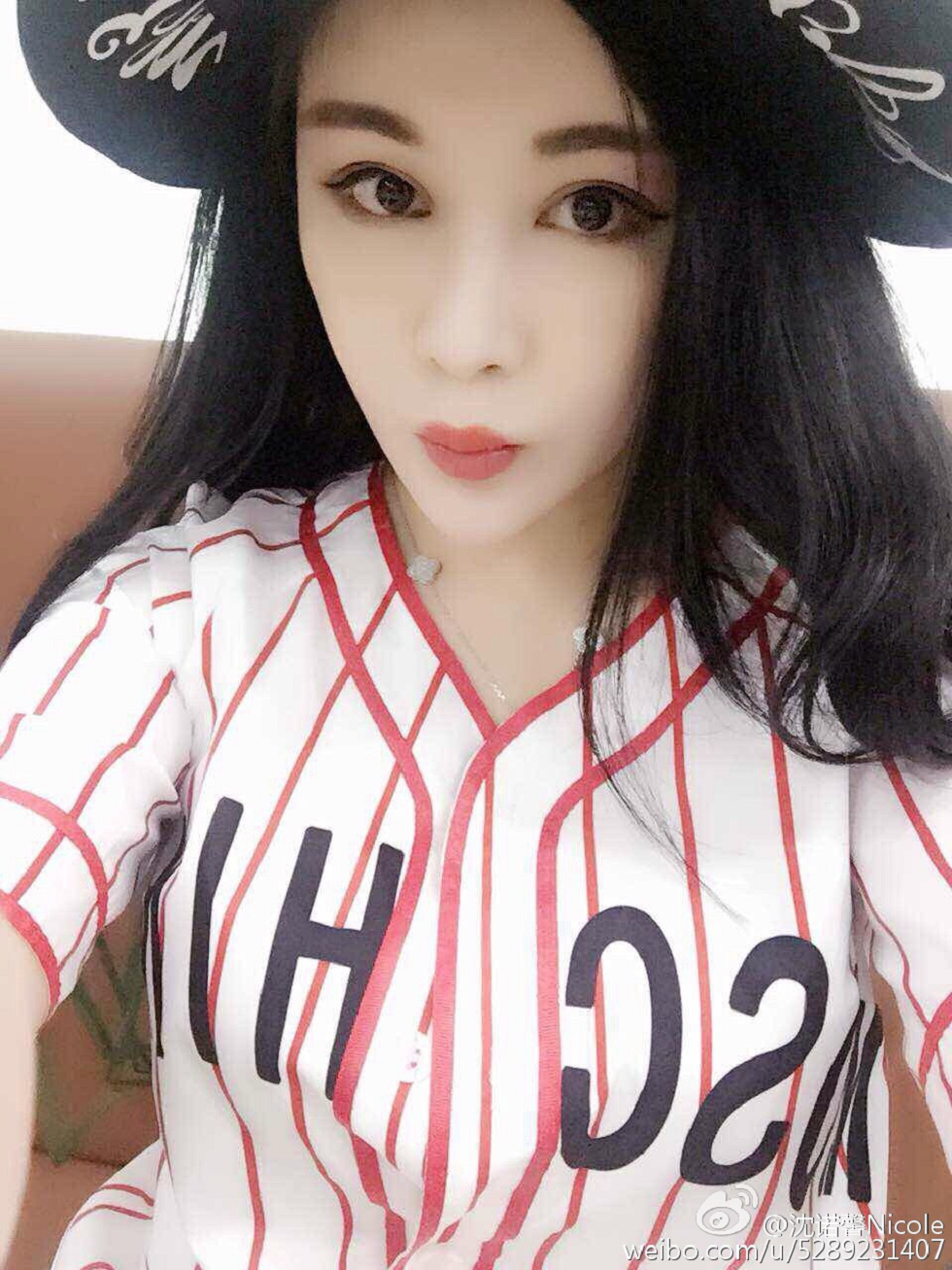 美女嫩模沈诺馨性感S曲线完美身材喷血微博海量写真225P