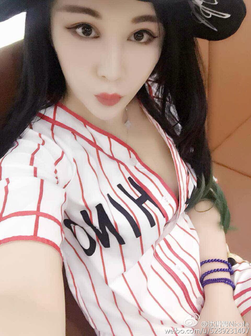 美女嫩模沈诺馨性感S曲线完美身材喷血微博海量写真225P