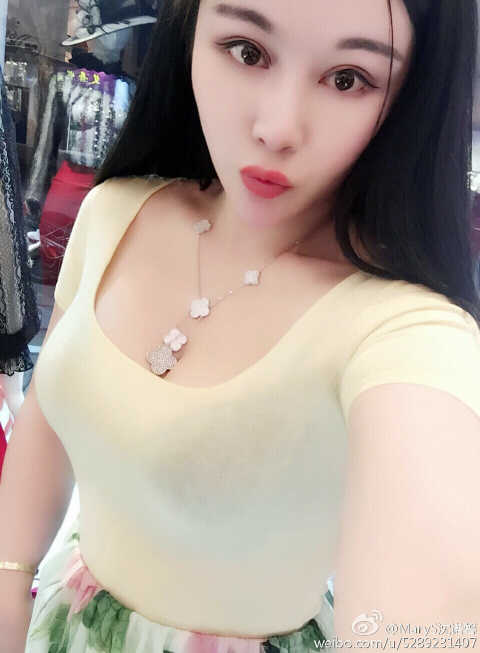美女嫩模沈诺馨性感S曲线完美身材喷血微博海量写真225P