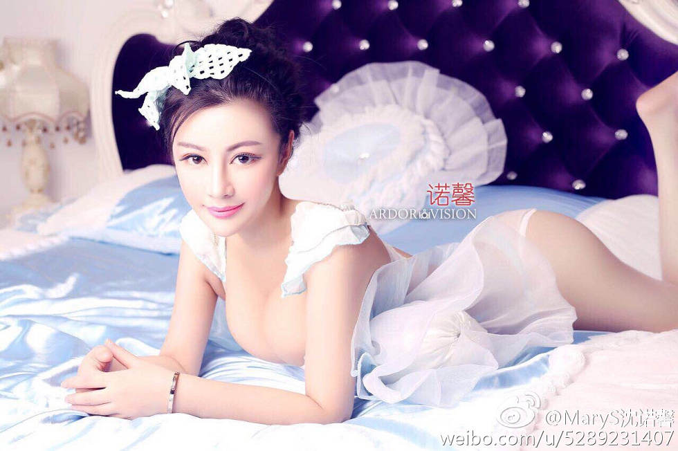 美女嫩模沈诺馨性感S曲线完美身材喷血微博海量写真225P