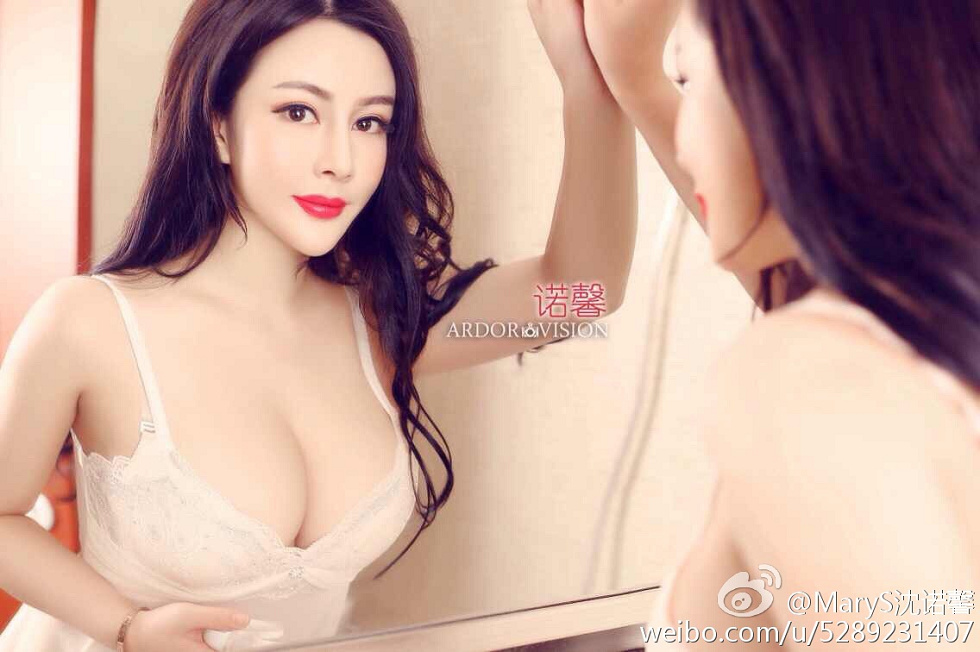 美女嫩模沈诺馨性感S曲线完美身材喷血微博海量写真225P