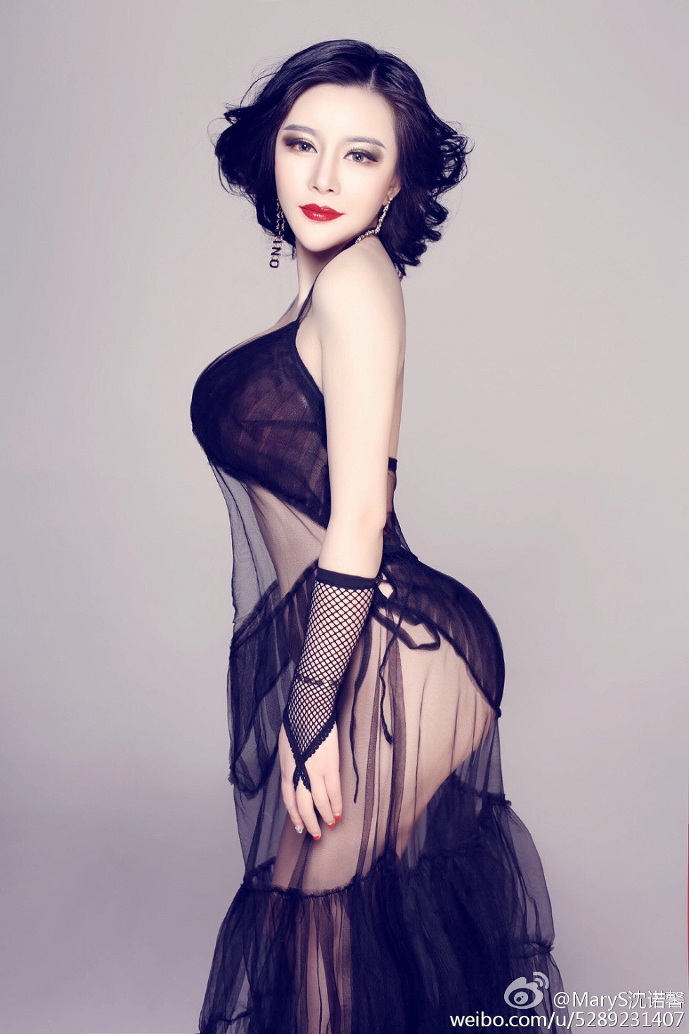 美女嫩模沈诺馨性感S曲线完美身材喷血微博海量写真225P