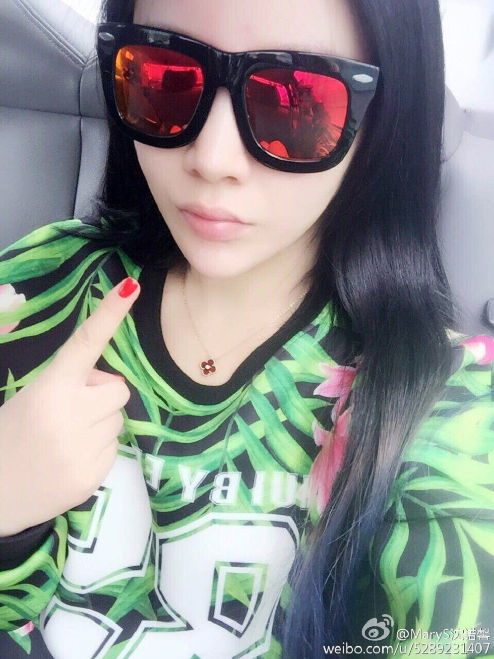 美女嫩模沈诺馨性感S曲线完美身材喷血微博海量写真225P