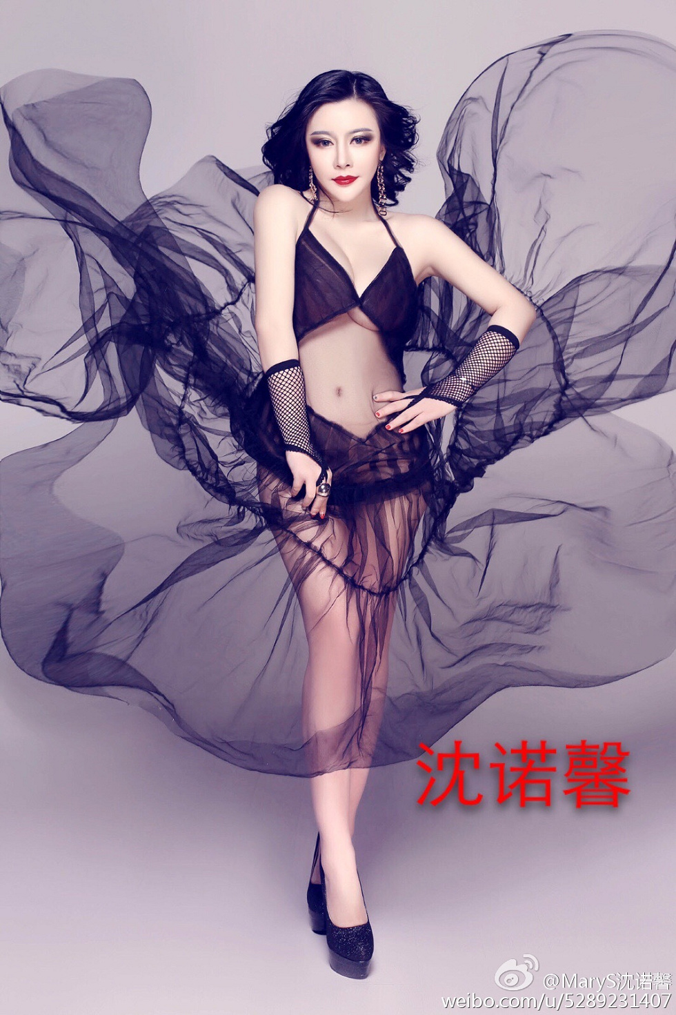 美女嫩模沈诺馨性感S曲线完美身材喷血微博海量写真225P