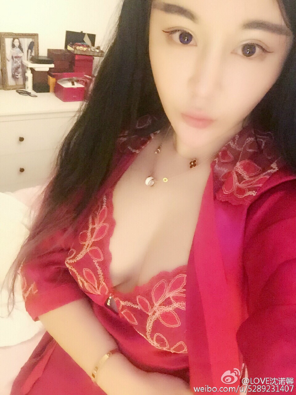 美女嫩模沈诺馨性感S曲线完美身材喷血微博海量写真225P