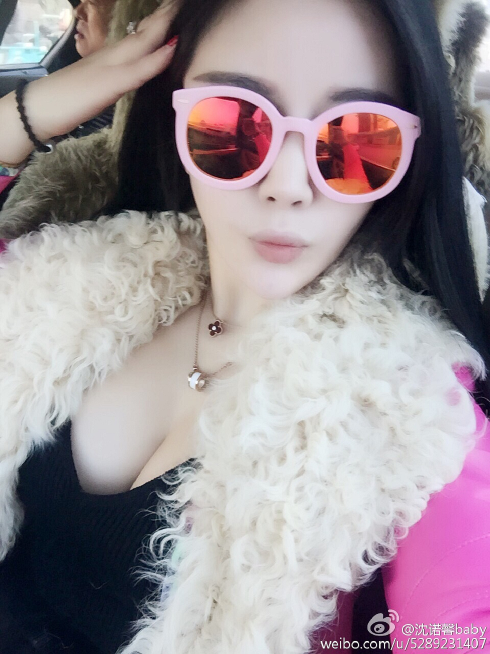 美女嫩模沈诺馨性感S曲线完美身材喷血微博海量写真225P