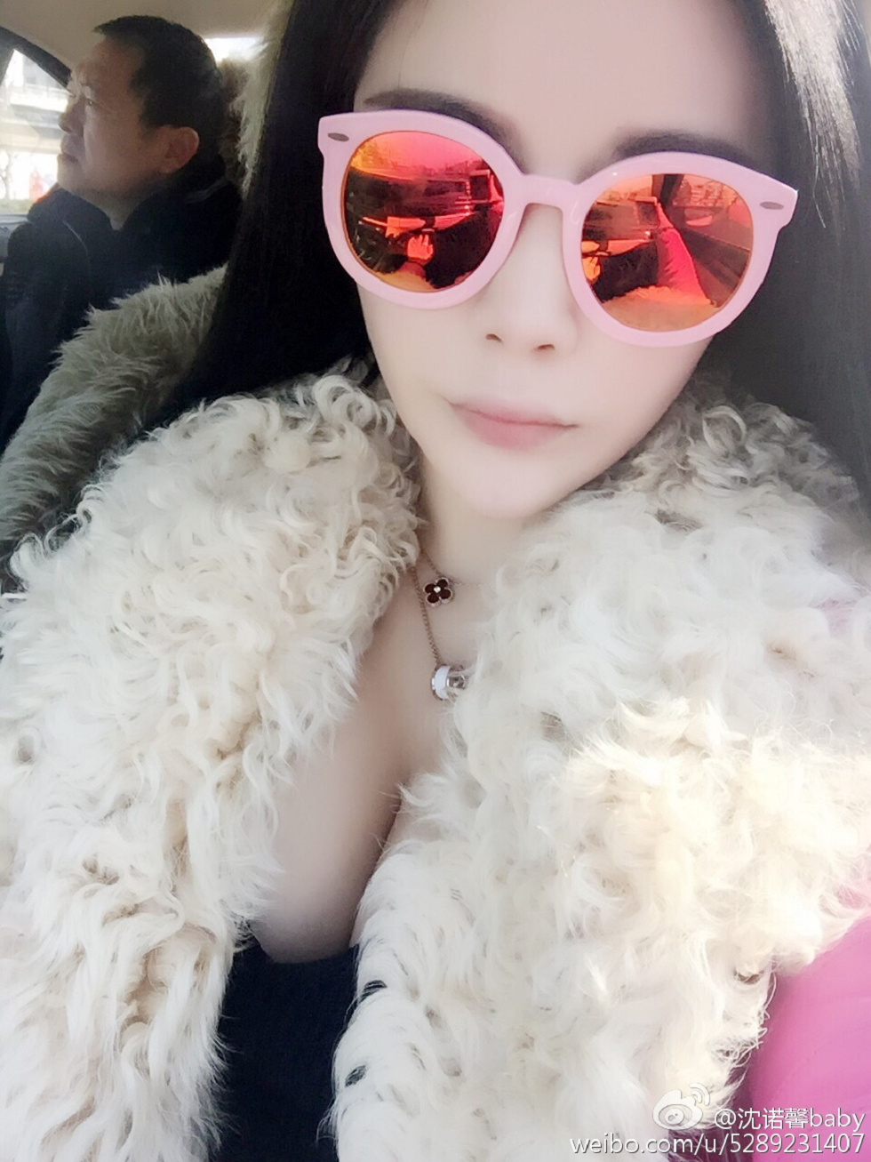 美女嫩模沈诺馨性感S曲线完美身材喷血微博海量写真225P