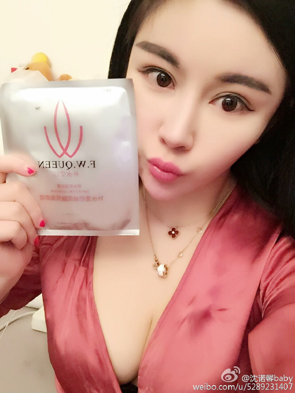 美女嫩模沈诺馨性感S曲线完美身材喷血微博海量写真225P